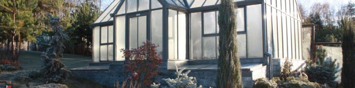 frosty-greenhouse-sun-rise