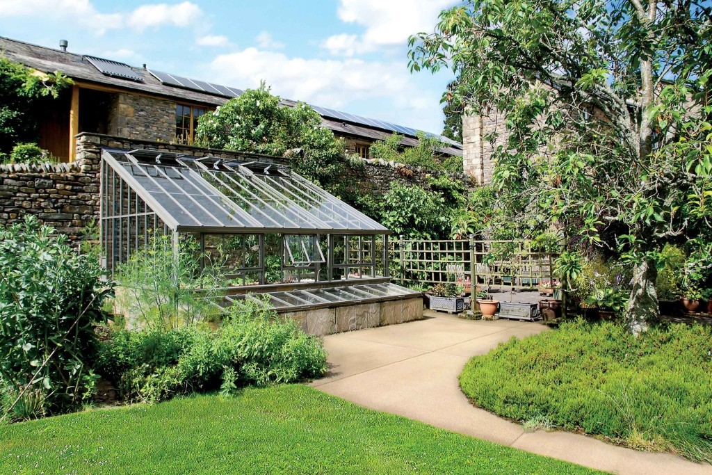 Bespoke Hartley Botanic Lean-To Greenhouse