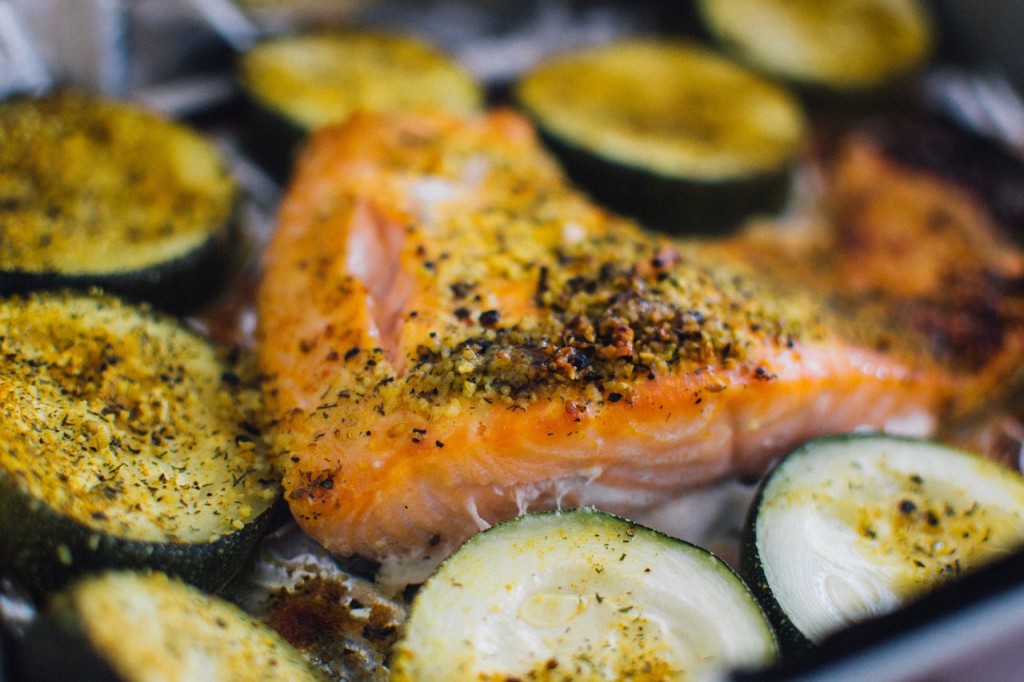 Salmon and Courgettes grilling