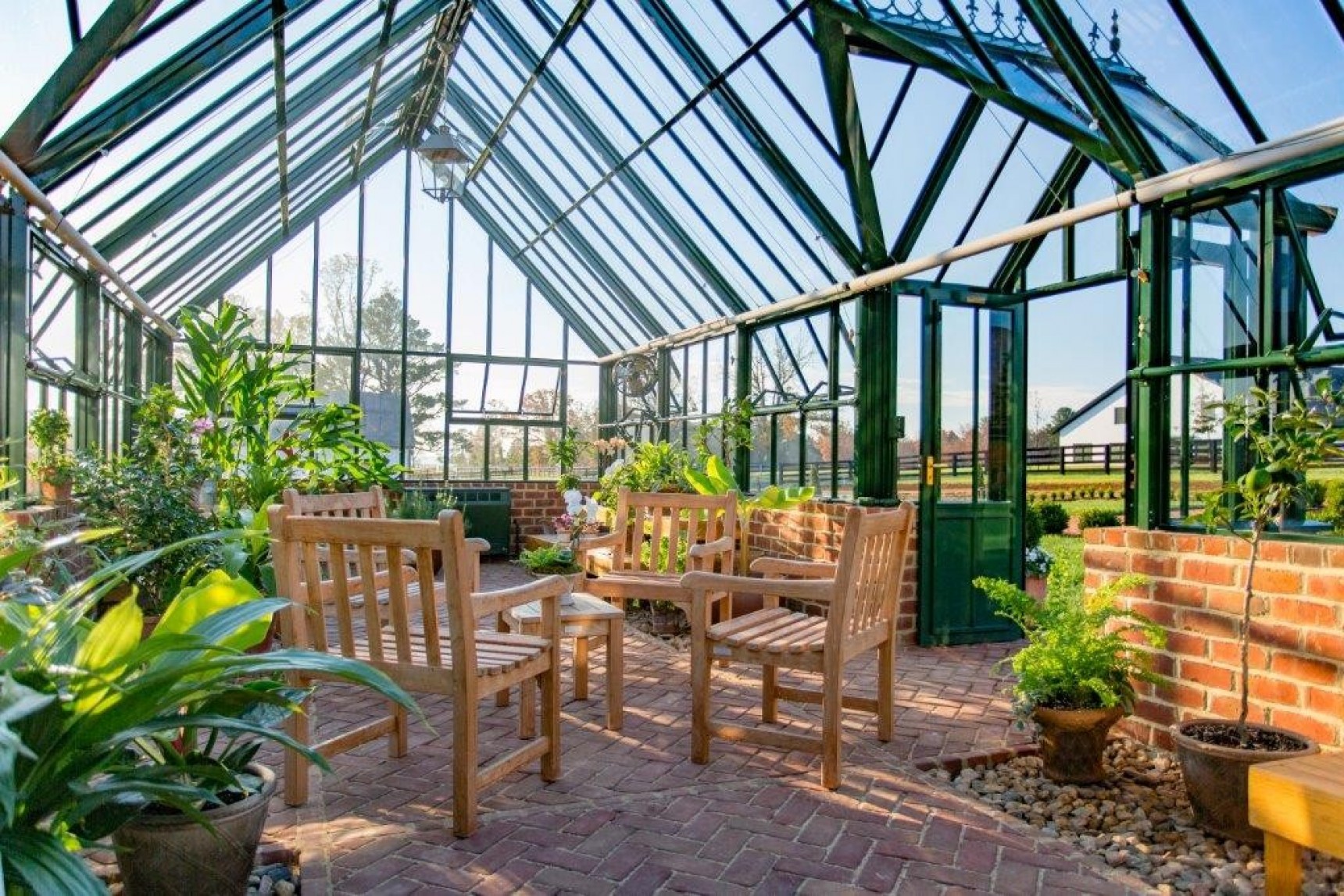 Walk-in Greenhouse benefits - Hartley Botanic