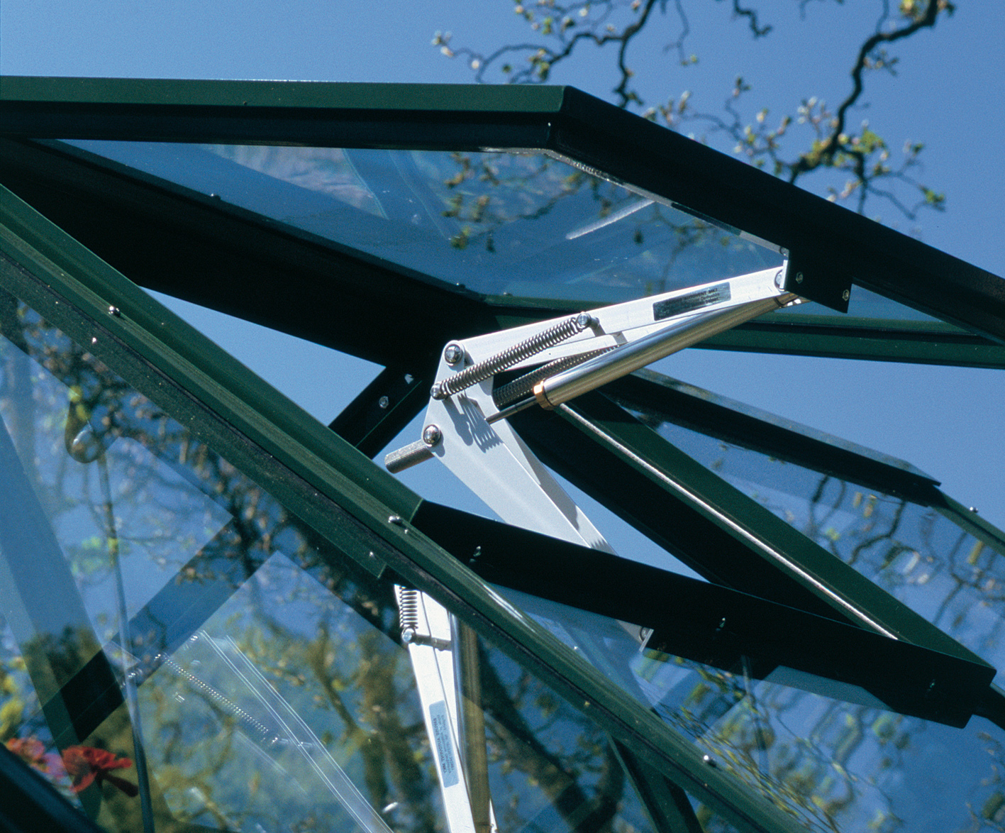Bayliss Auto Vent for Greenhouses Hartley Botanic